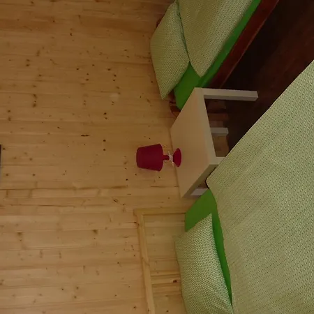 木屋 Nad Jeziorem Karlowice