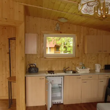 木屋 Nad Jeziorem Karlowice