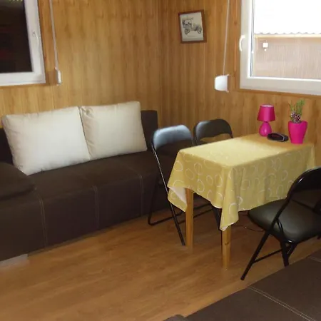 Nad Jeziorem Karlowice