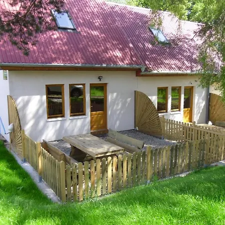 木屋 Nad Jeziorem Karlowice