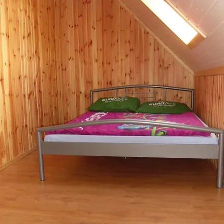 Nad Jeziorem Karłowice Domek alpejski *