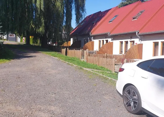 Nad Jeziorem Karłowice *