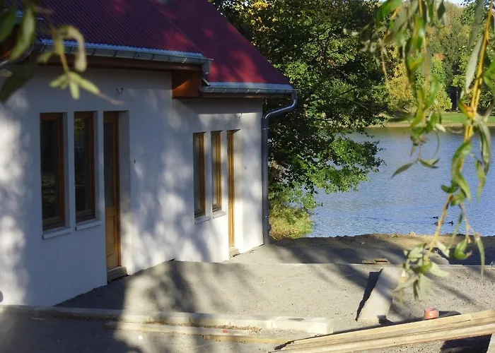 Nad Jeziorem Karłowice * Karlowice