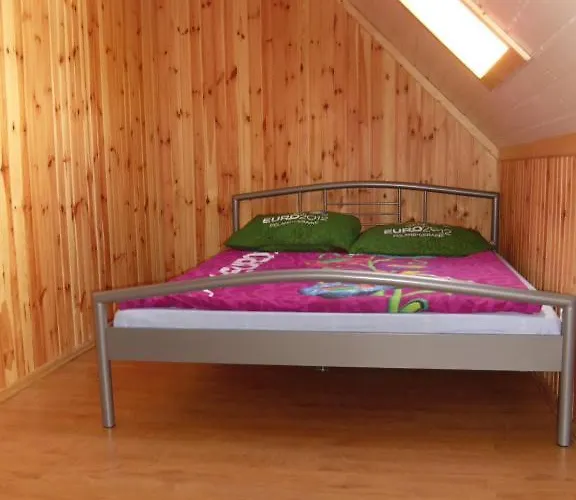 Nad Jeziorem Karłowice Domek alpejski *